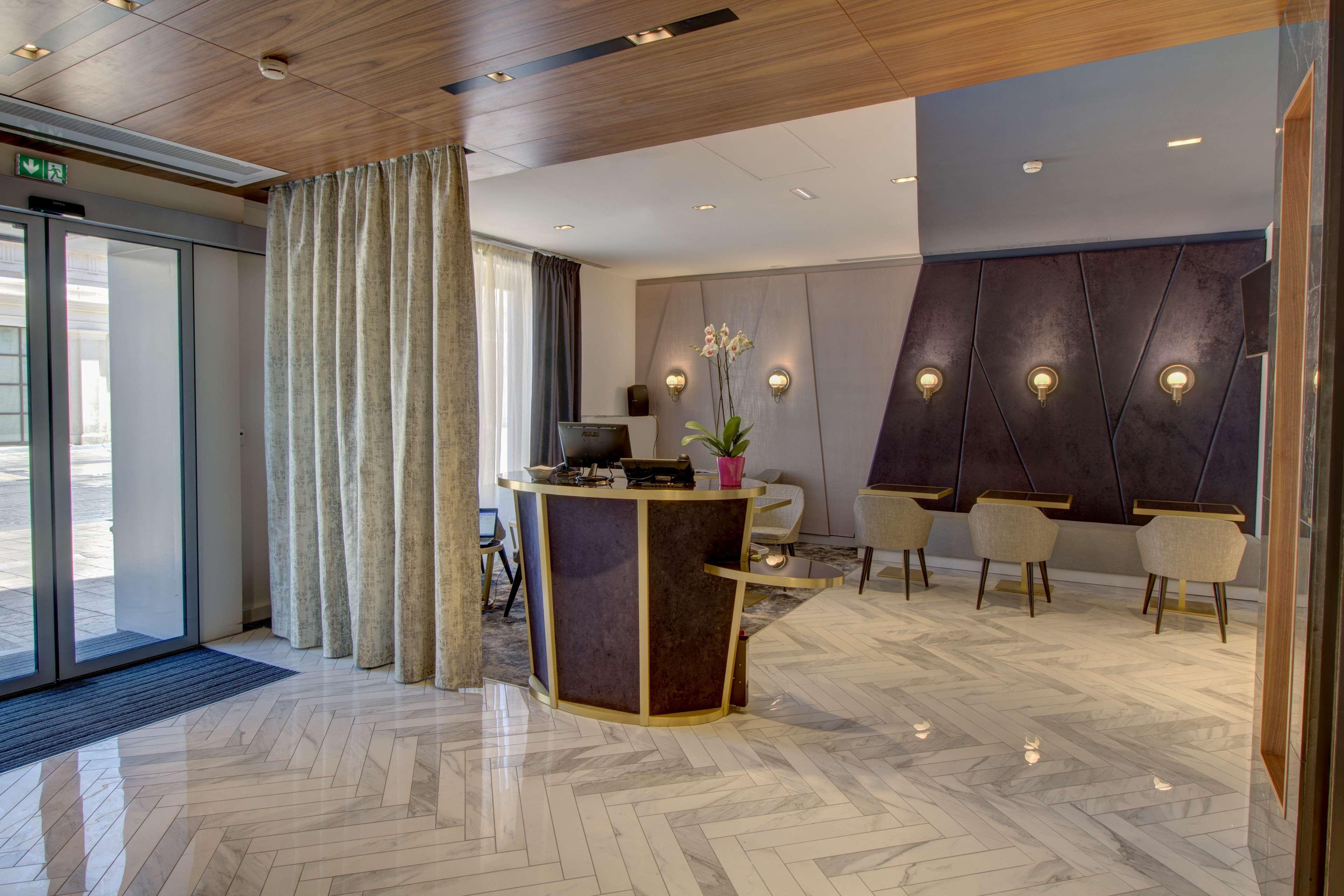 Western Comedie Saint Roch Hotel 3*